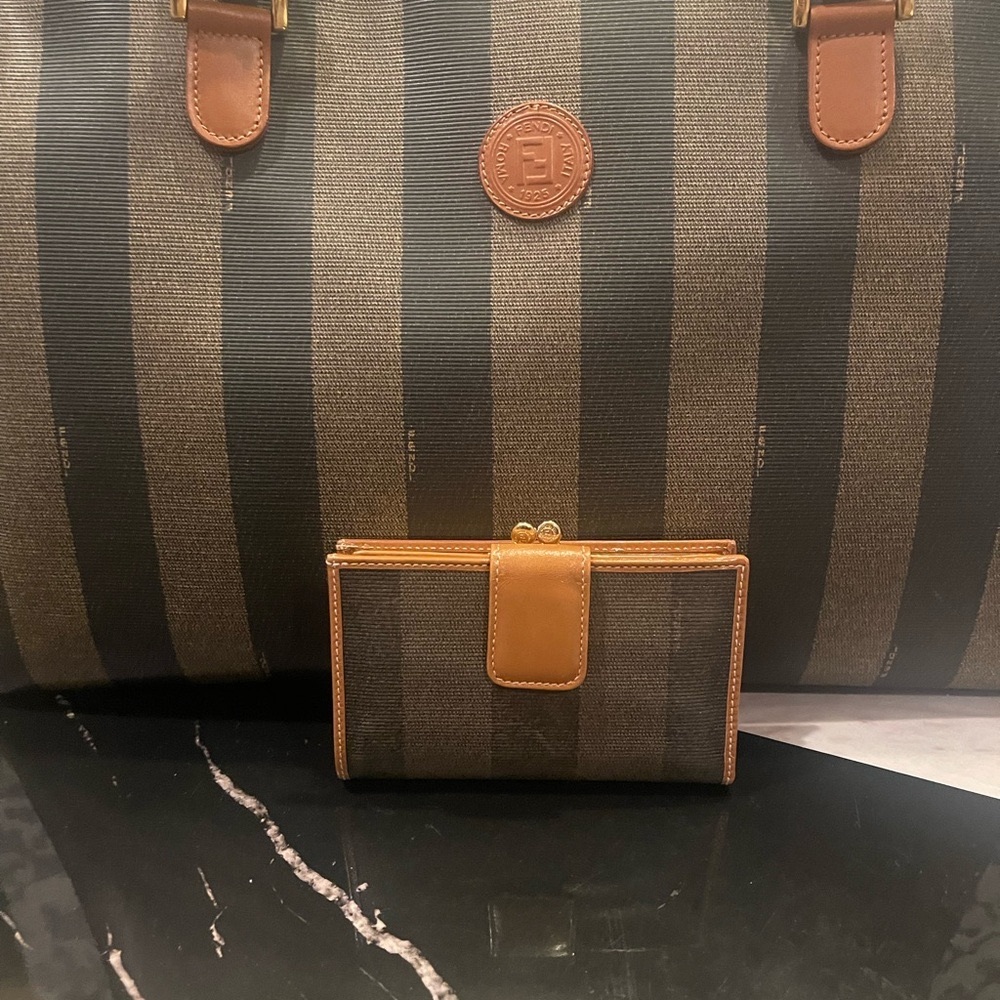 GUC Fendi tote and kiss lock wallet bundle